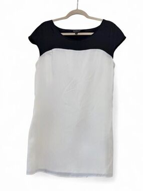 Express Black and White Cap-Sleeve Shift Dress Sz SP